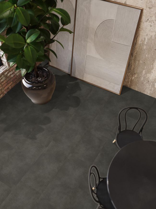 The Rocks dryback anthracite