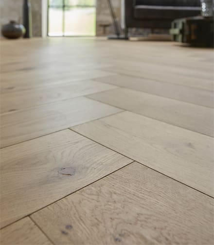 Houten vloer behandelen